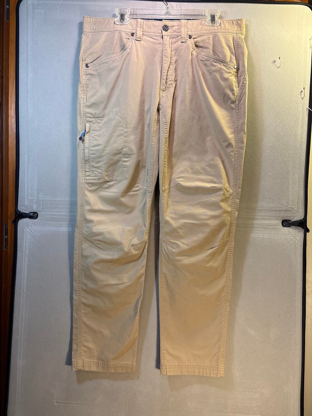 Eddie Bauer Germany Men's Trail Chinos. Talon Zip Stretch. Men's size 36/32
